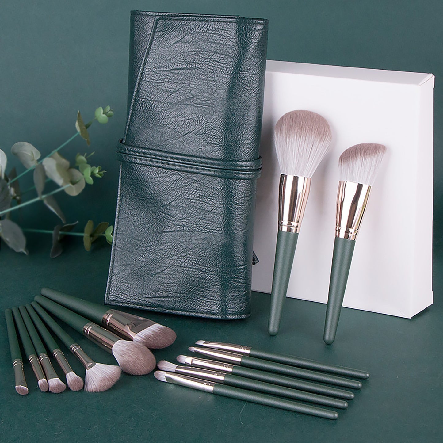 Green Cloud 14-Piece Professional Makeup Brush Set – Ultimate Beauty Kit